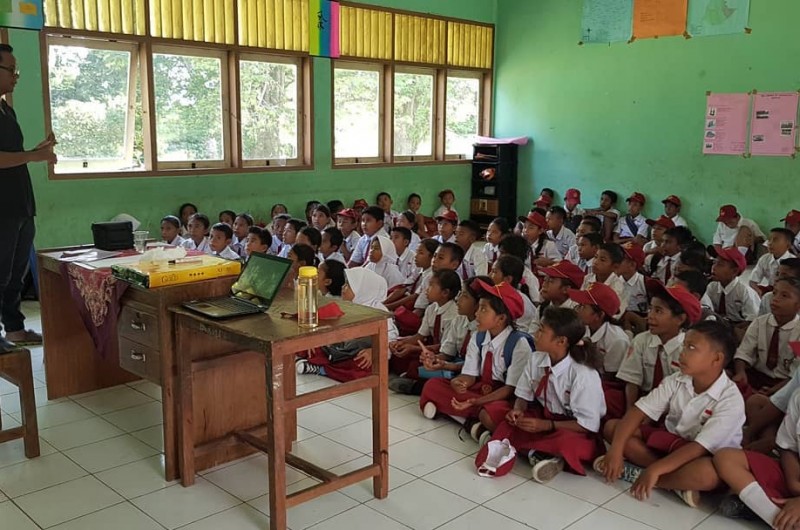 Festival pendidikan Banda, Pulau Ay