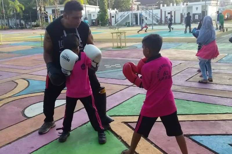 Workshop Kickboxing bersama adik-adik Study Group Heka Leka