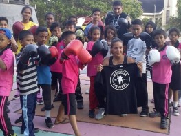 Workshop Kickboxing bersama adik-adik Study Group Heka Leka
