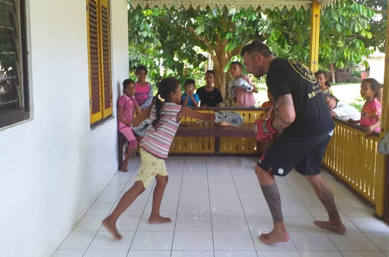 Kickboxing Class di Negeri Paperu.