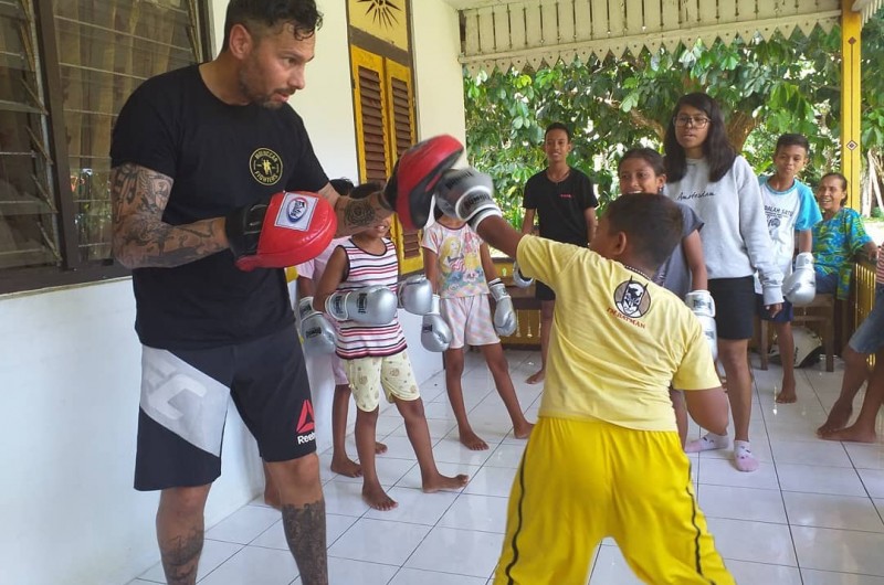 Kickboxing Class di Negeri Paperu.