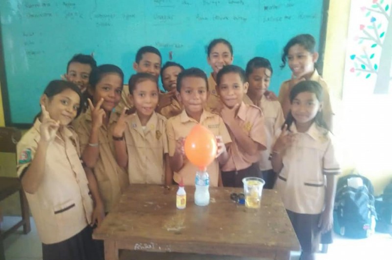 Heka Leka Goes To School di SD Negeri 3 Saparua.