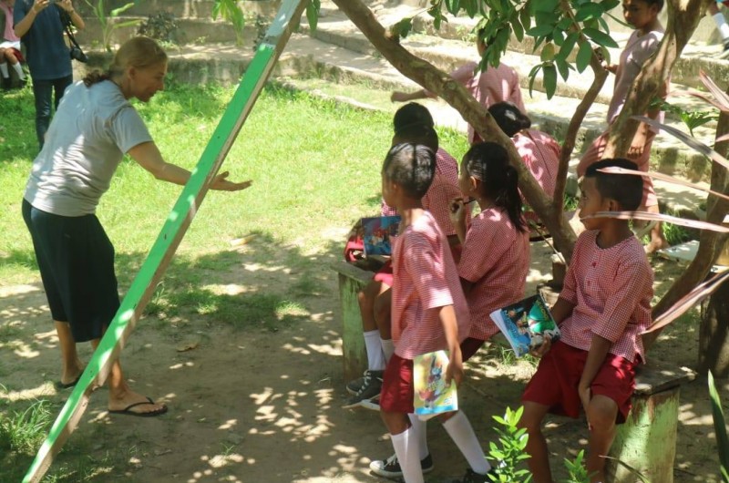 Heka Leka Goes To School Di SD Negeri Hukurila