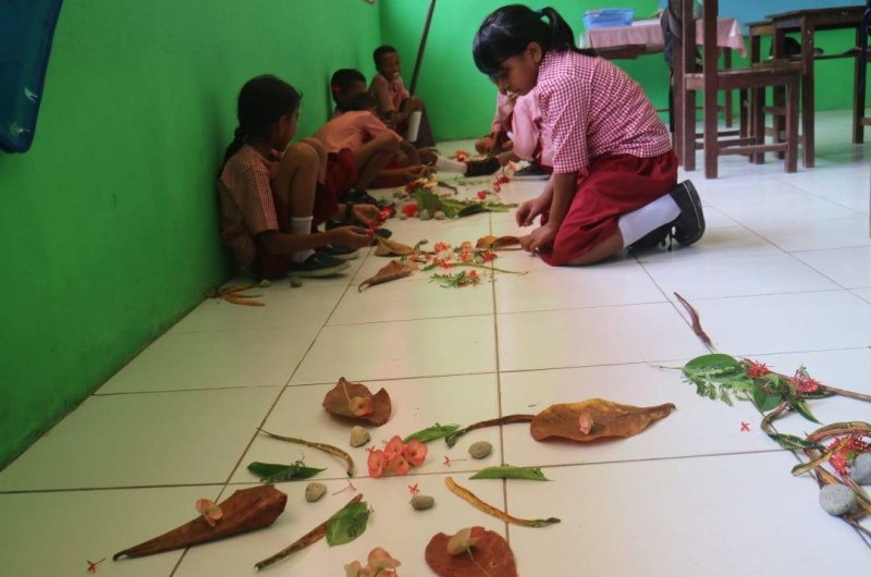 Heka Leka Goes To School Di SD Negeri Hukurila